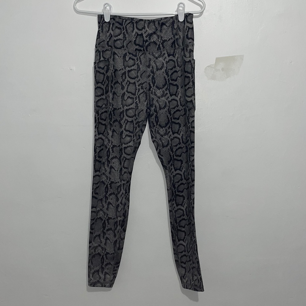 Size S Avia Snake Print Grey And Black Leggings